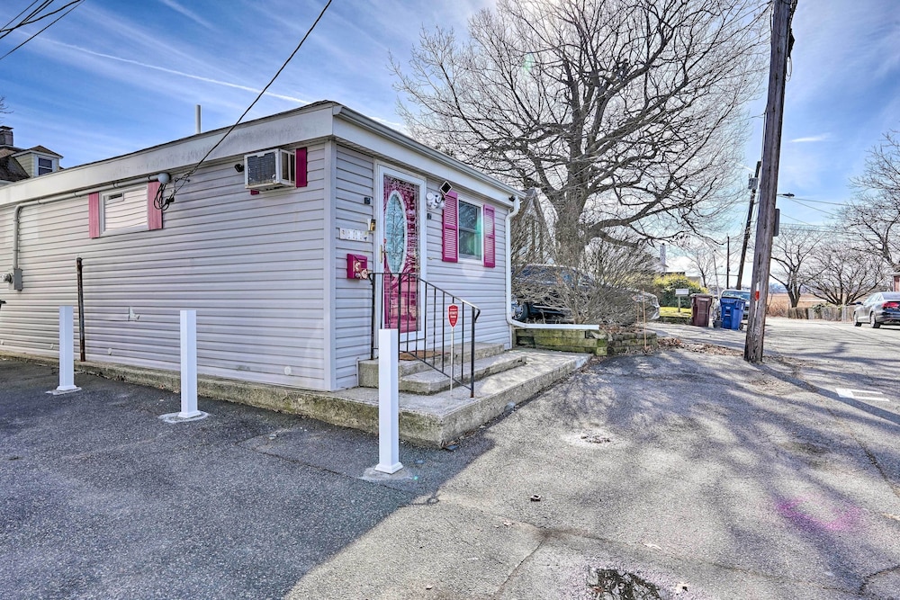 Charming Boston Area Home < 1 Mi to Revere Beach!
