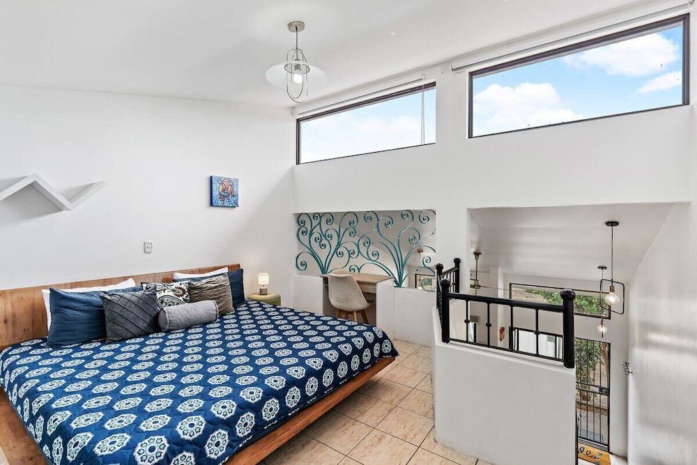 Bright and Spacious Loft-Style Apartment a Five-Minute Walk to the Beach