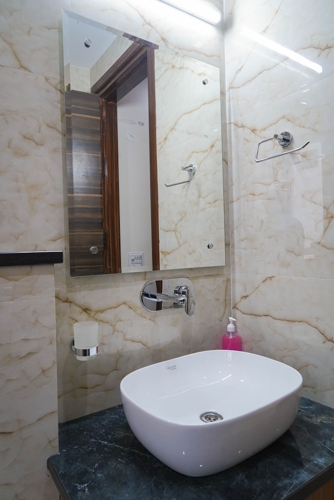 Lime Tree 2 Bhk Apartment Golf Course view 2