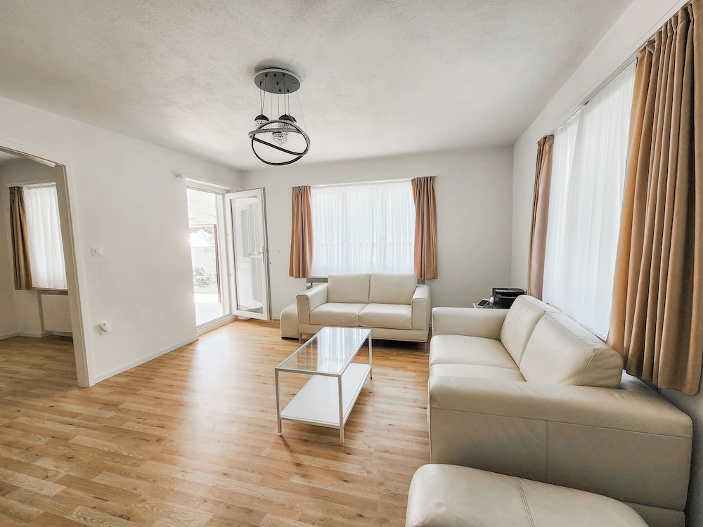 VK - VBD - Zurich Airport - Homestay - Villa Bassersdorf