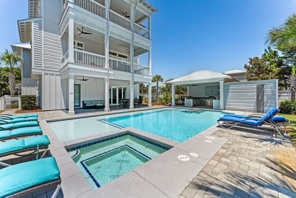 Our 30A Sandcastle by Avantstay Luxury Pool Rooftop Gulf Views