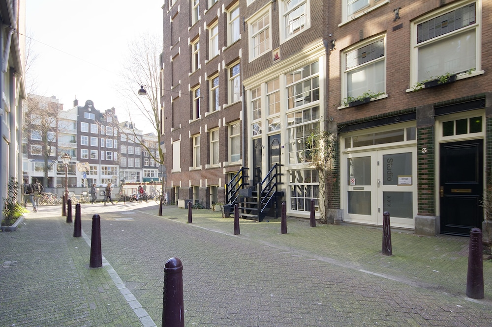 Mercedesbnb Amsterdam photo 3