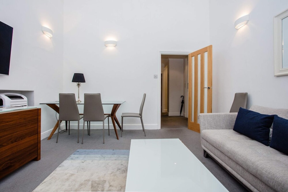 Cozy 1 Bedroom Apartment near Harrods, Knightsbridge