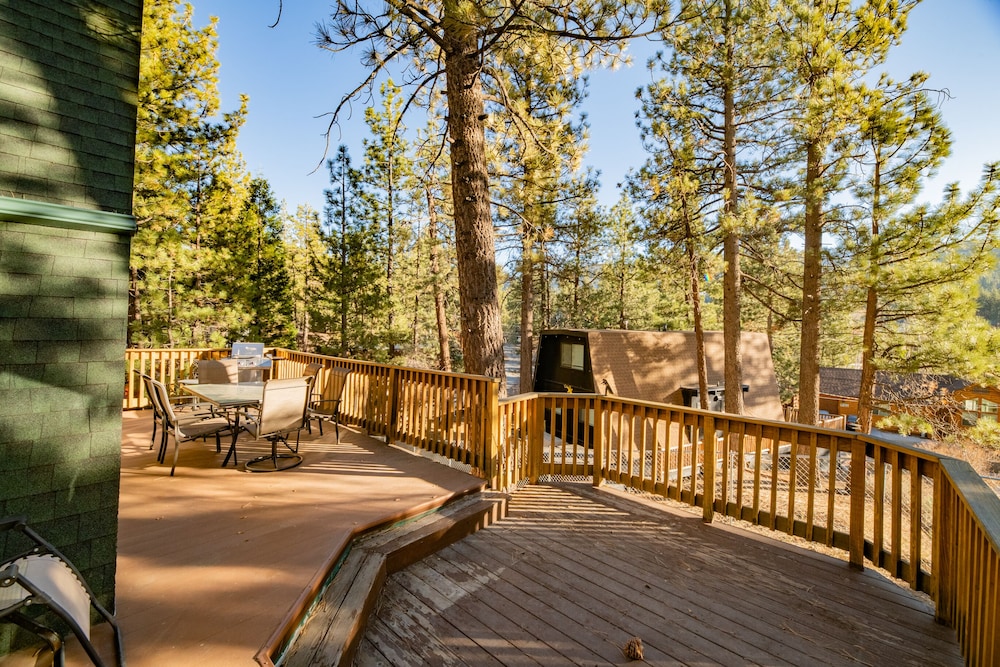 Lucky Bear Lodge
