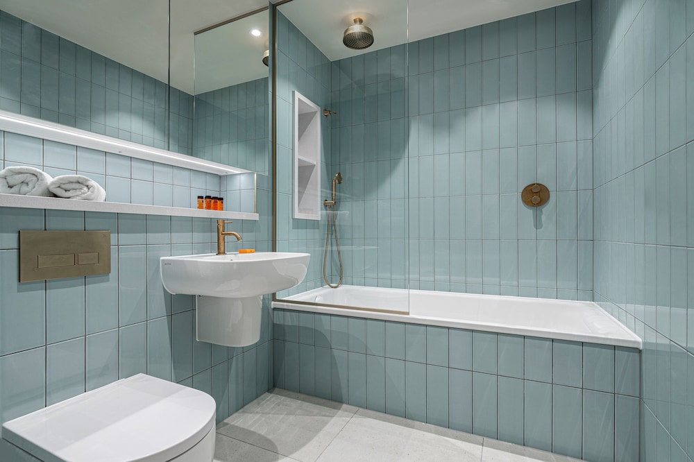 Spacious Flat in North London