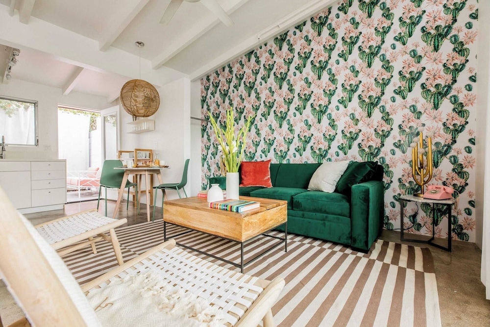 2 Rooms, Sleeps 8 Retro Hotel w/ Pool Wesley King Studio Buyout by Avantstay