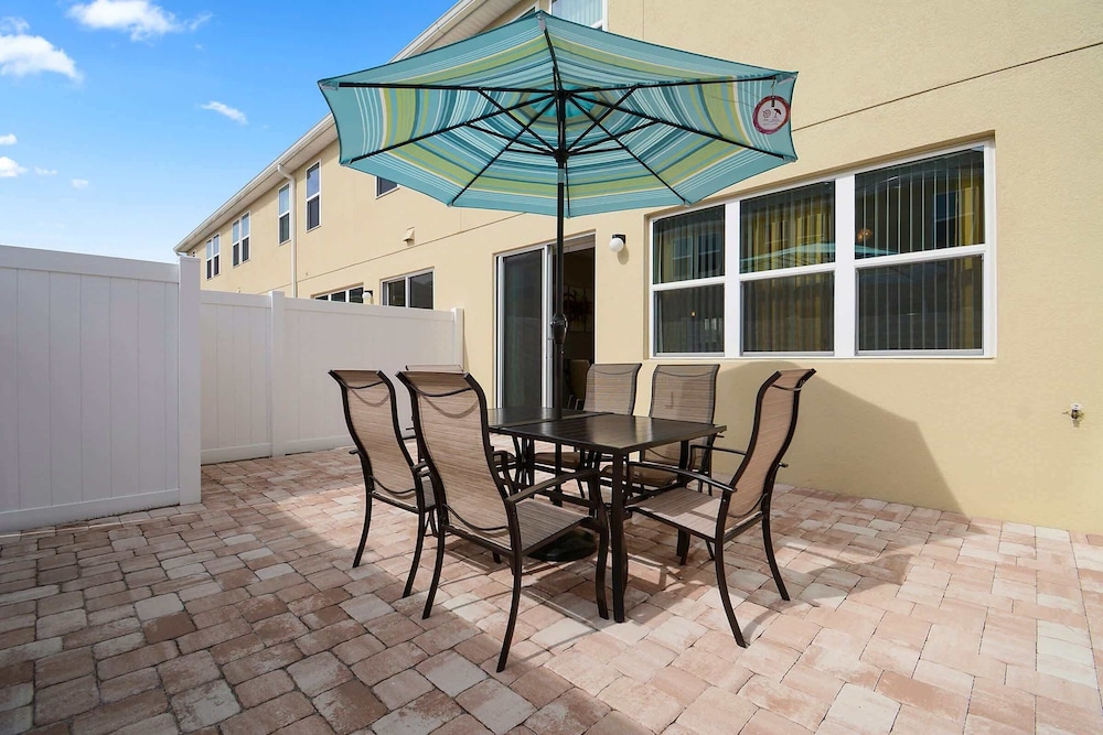 Modern 4BR Townhome Near Disney in Gated Resort