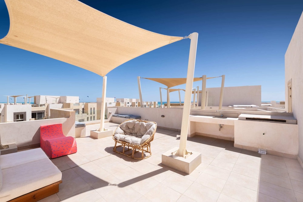 Xuru Stays I Roomy & Relaxed 1bdr @ Mangroovy Free Beach & Pool