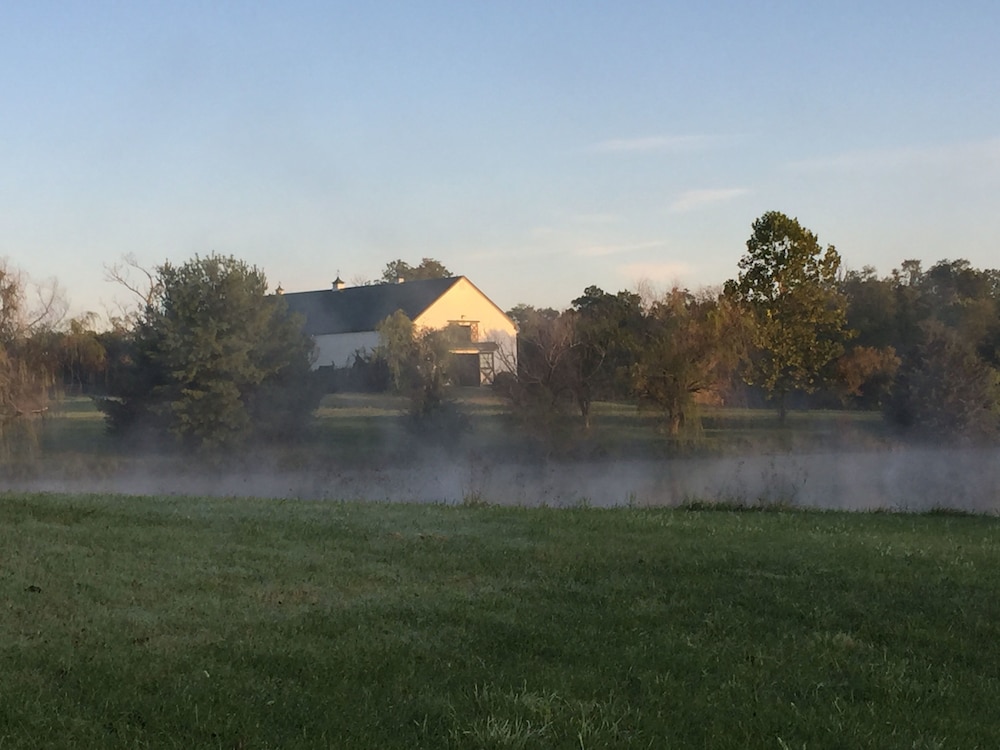 The B & B at Queenslake