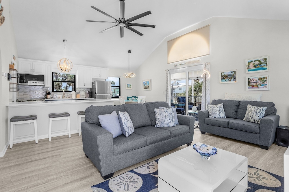 130 Tiki Tides: 2br W/ Outdoor Tiki Bar! 2 Bedroom Home