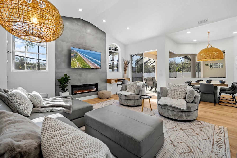 Luxury Retreat With Pool in Palm Coast