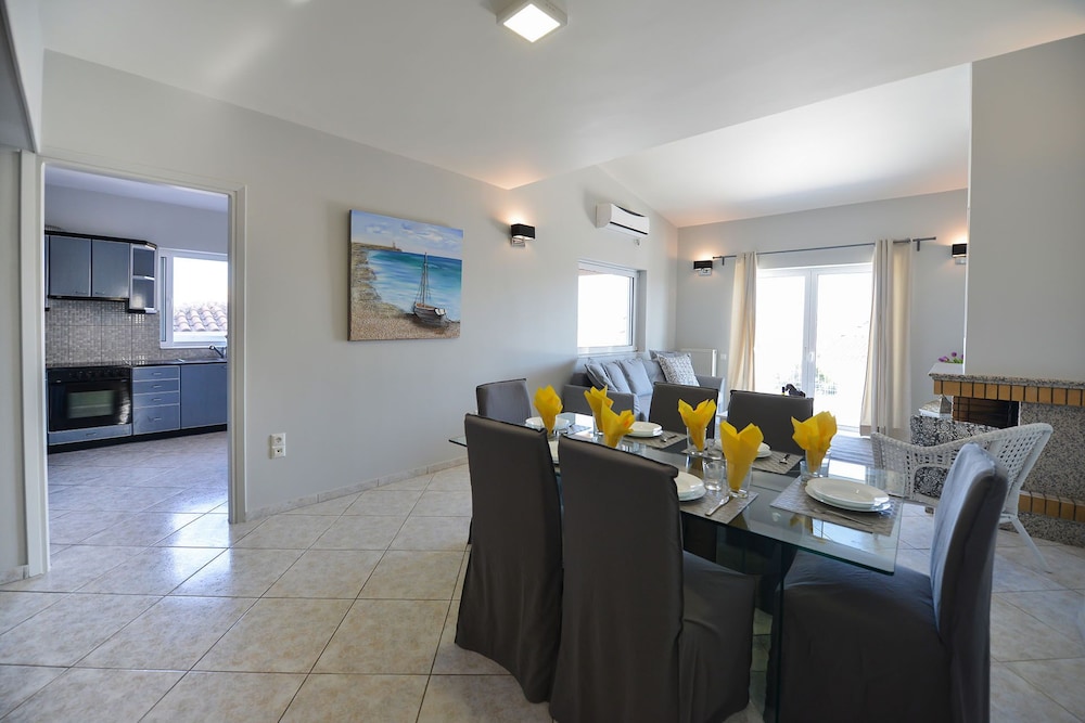 Regalo Apartments