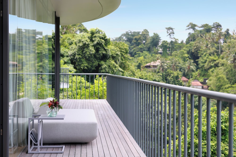 Bumi Kinar Skylight