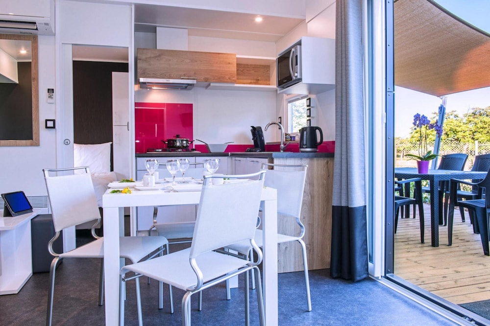 Mobile Home in Domaine Les Muriers
