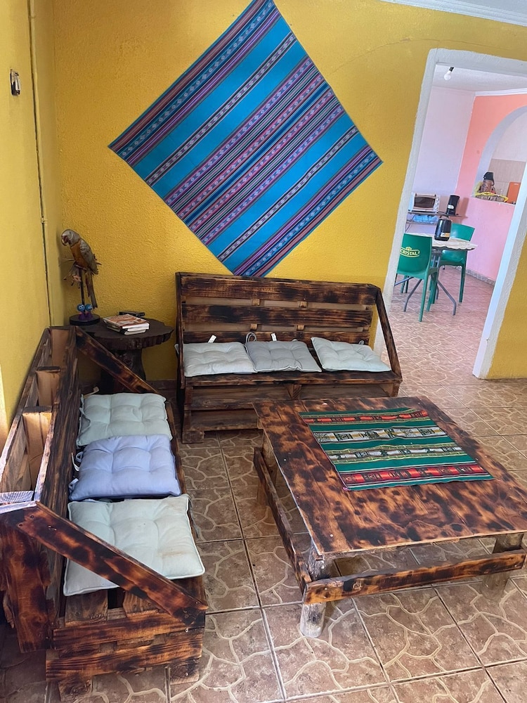 Hostal checar