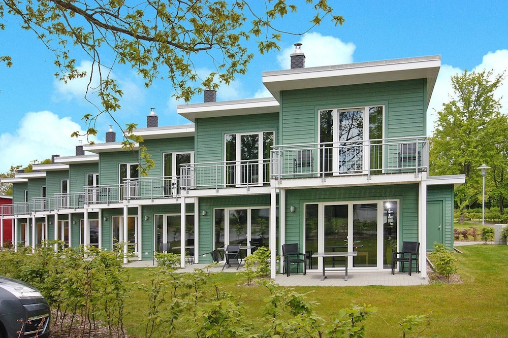 Terraced House in Damp Near Baltic Sea Beach