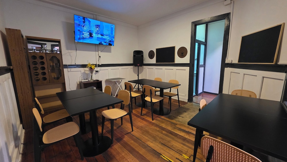 Oceana Suites Chile Hostel