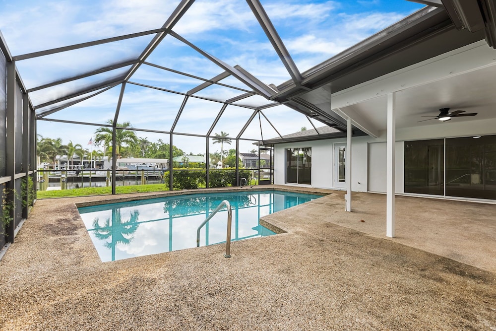 Riverfront Home w Private Dock Pool Beaches