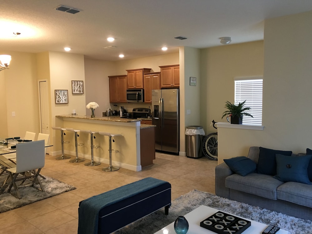 Paradise Palms Resort by DWS Vacation Villas
