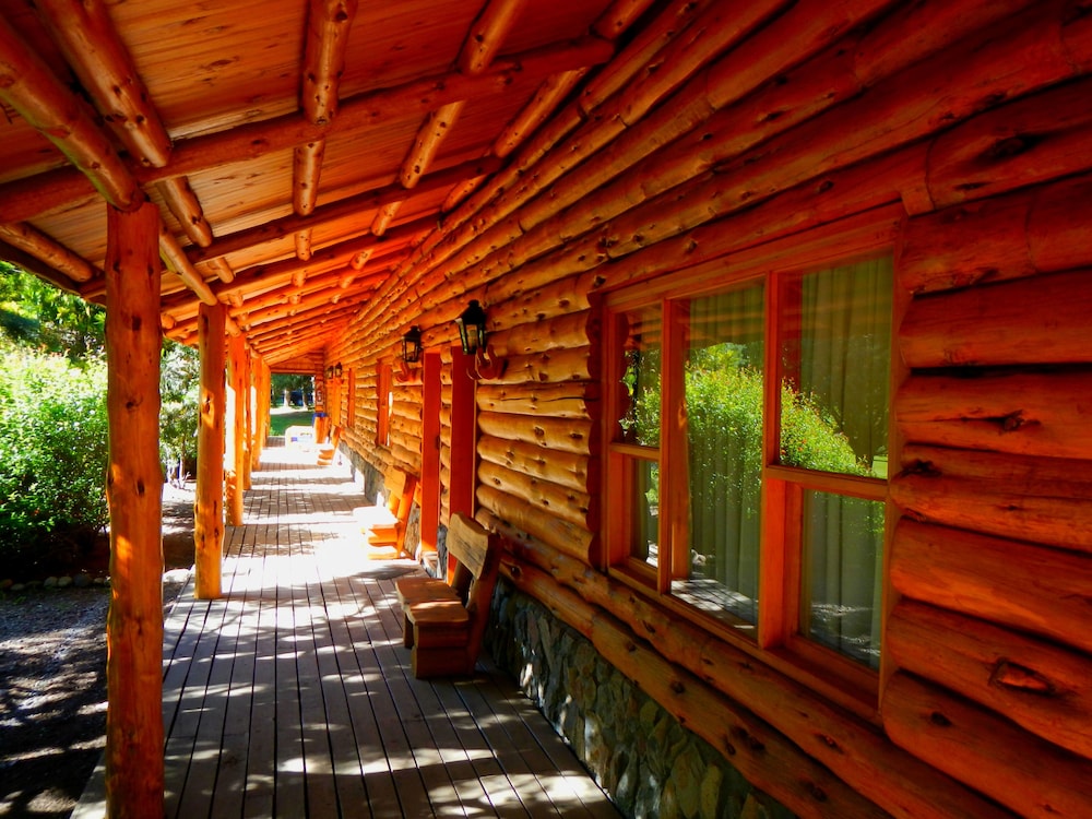 Rio Dorado Lodge
