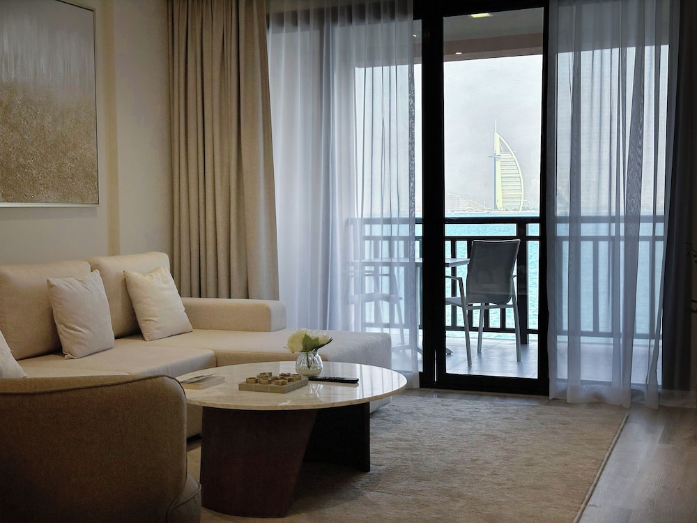 Resort Apartments - Royal Amwaj North