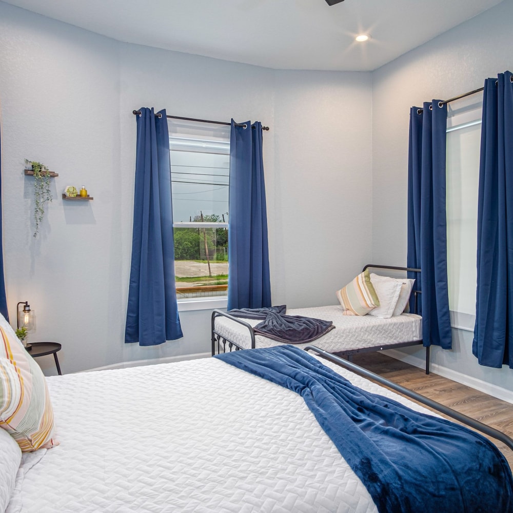 Trendy Historical Home Near Downtown Attractions