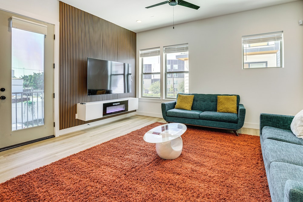 Your Houston HQ! Modern Unit w/ Yard & Workspace