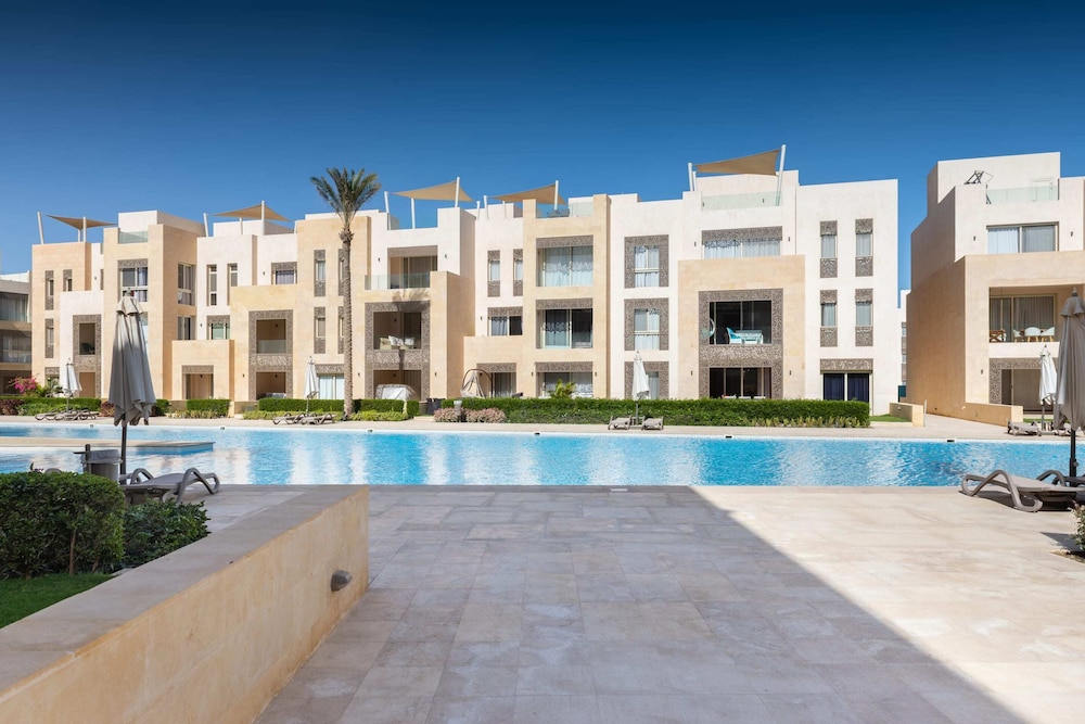 Xuru Stays I Homestyle 3BR Penthouse Pool & Beach View