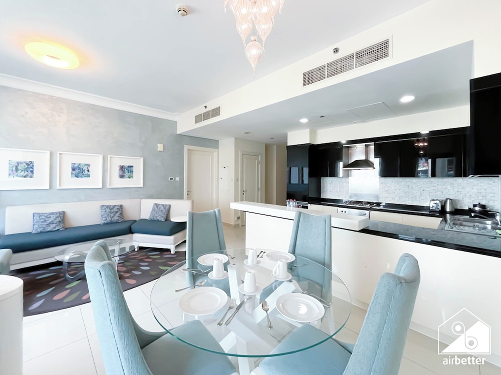 Elegant 2-bed Retreat Stunning Downtown Views