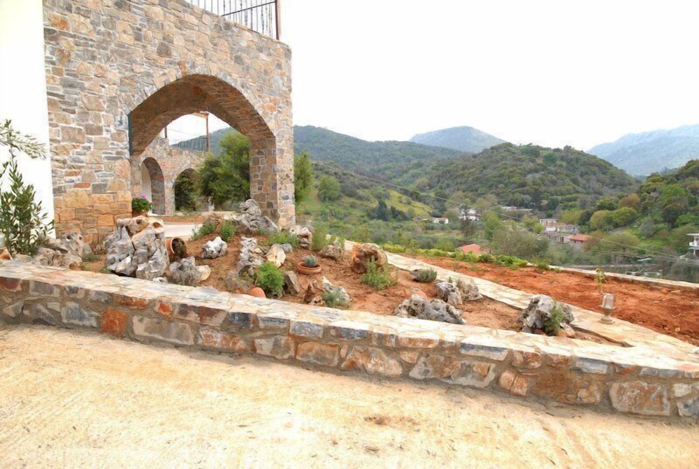 Aposperitis Traditional Guesthouse