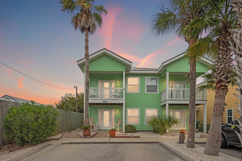 Sago by the Sea: 2-bed, 2.5-bath Retreat Steps From the Beach, Sleeps 7!
