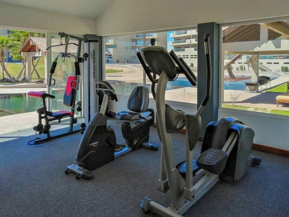 Modern Ocean View Condo With Pools Gym