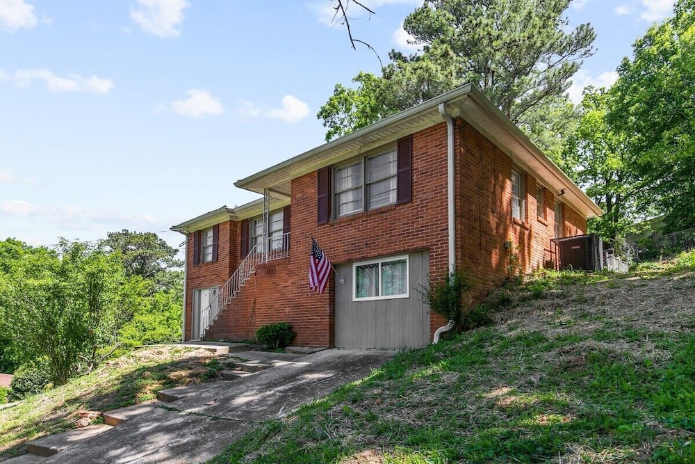 Broadmoor Bungalow - Both Units