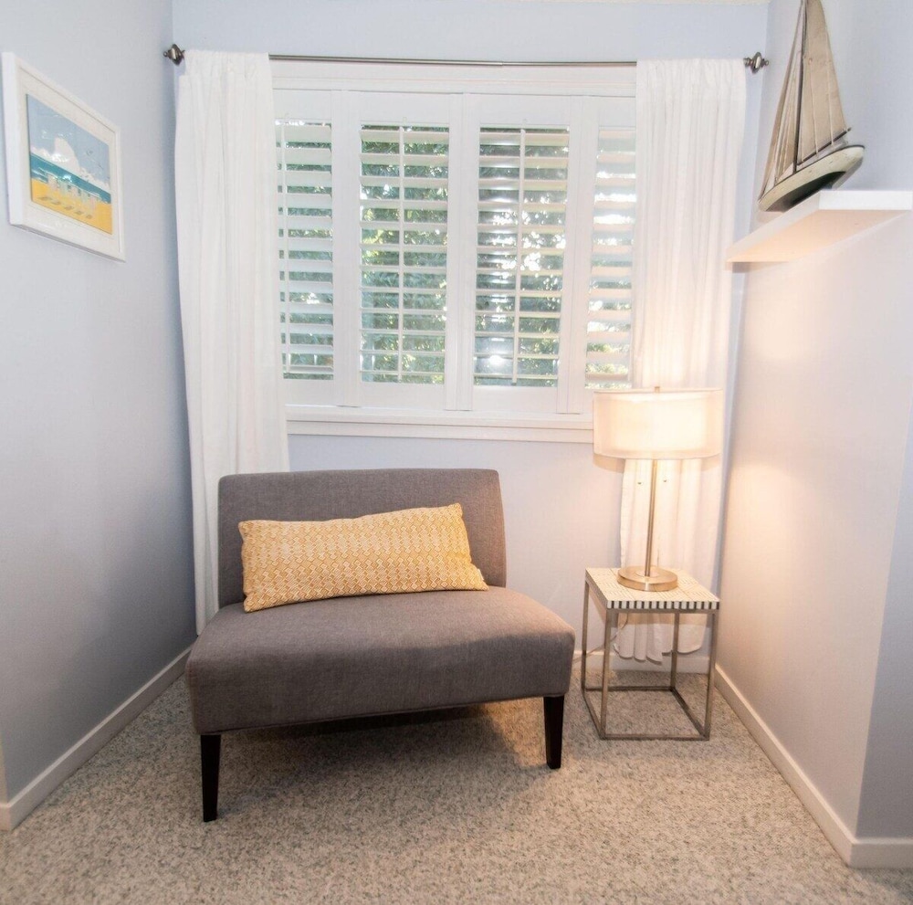 West Hyde Park 2e 2 Bedroom Condo