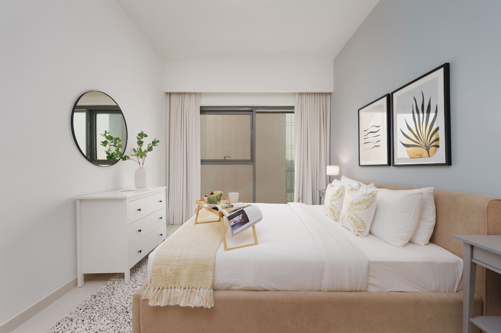 Maison Privee - Modern Chic Apt w/ Unobstructed Burj Khalifa Views photo 4