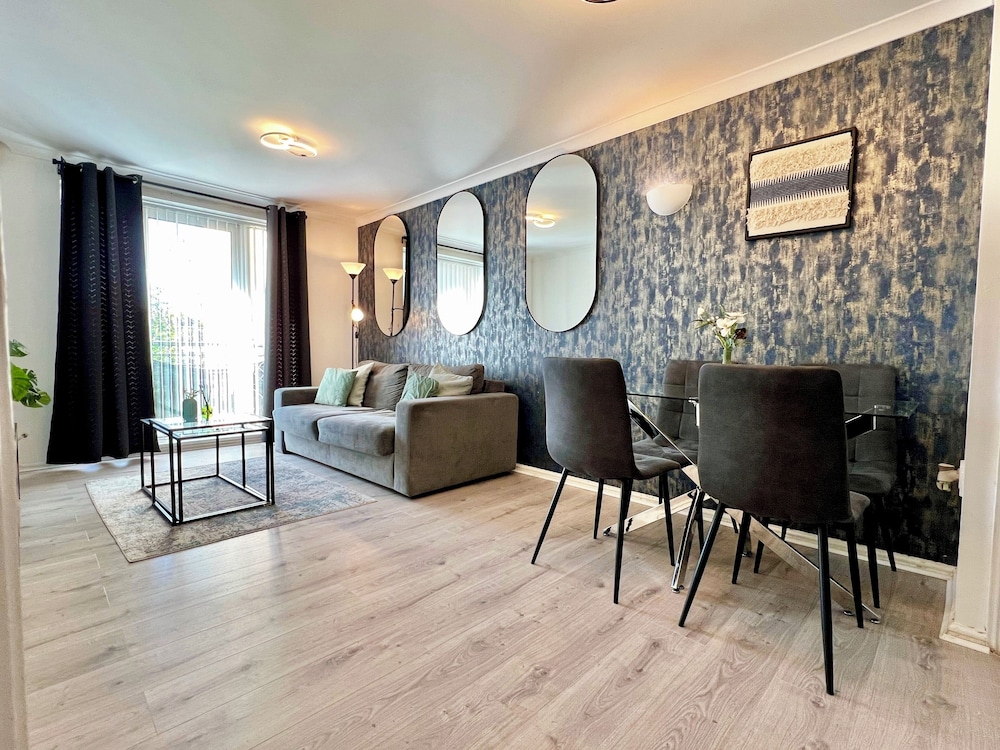 London Oasis Apartment Escape