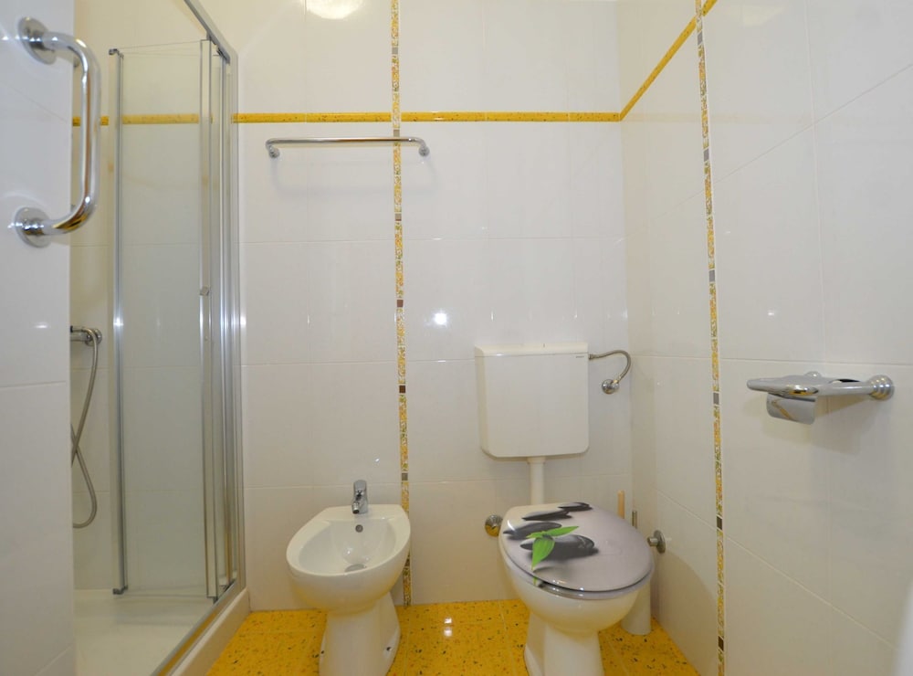 Elegant and Brigth Corner Apartments