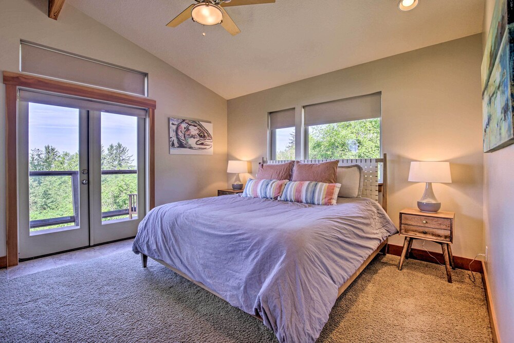 Luxe Coastal Haven w/ Bay Views & Hot Tub view 3