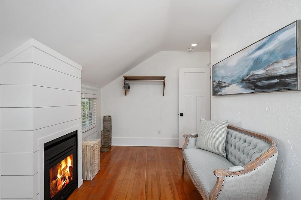 Saugatuck Harbor House