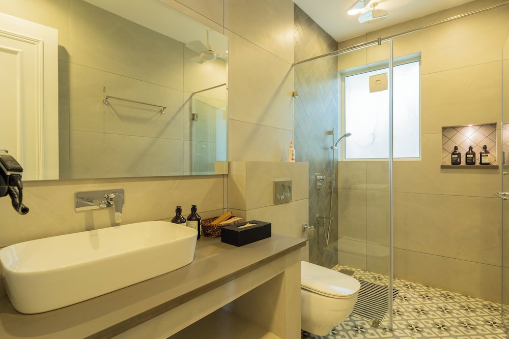 ELIVAAS Laguna Camellia | Luxe 4 BHK Villa Near Popular Beaches with Private Pool