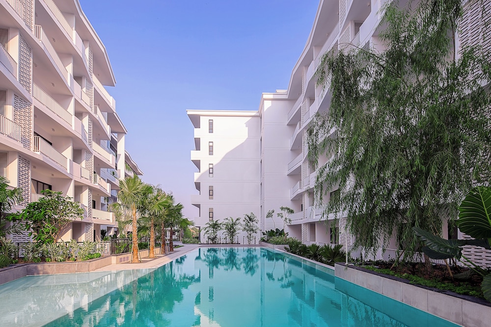 Velea at Rose Apple Square