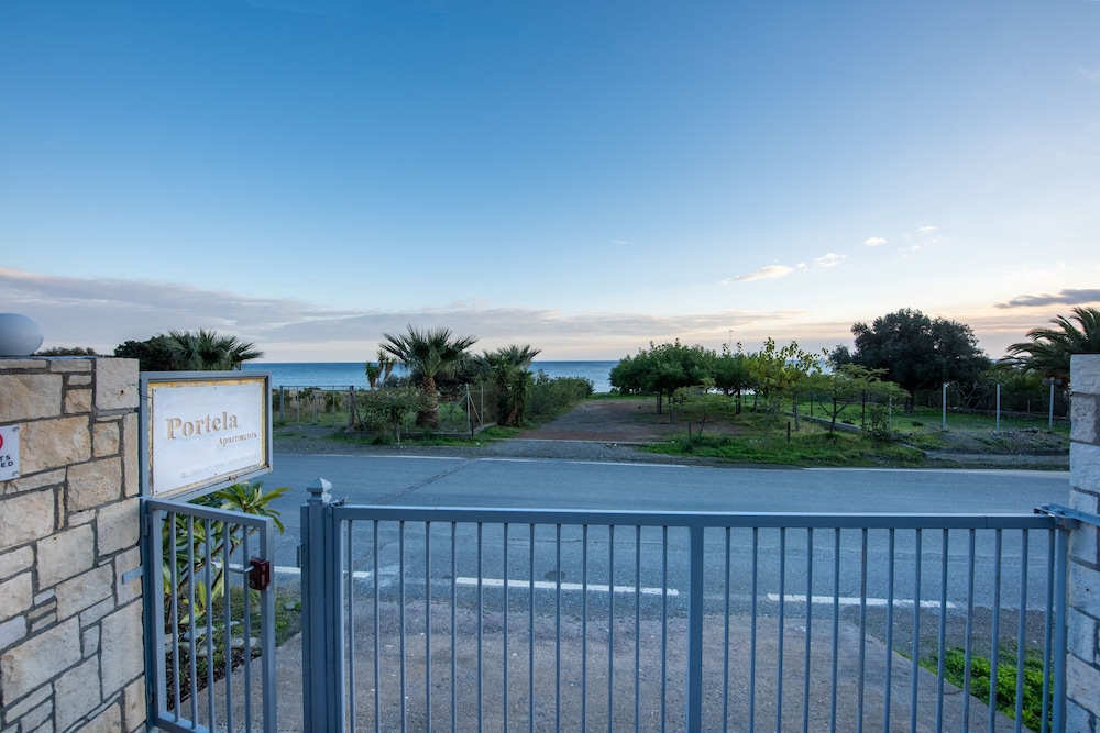 Portela Suites Kampoula