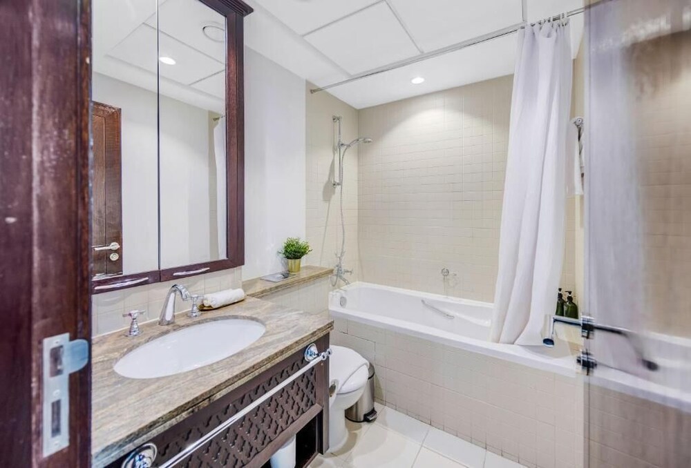 Durrani Homes - Grandiose 5BR Besides Dubai Mall with Burjkhalifa and Fountain view