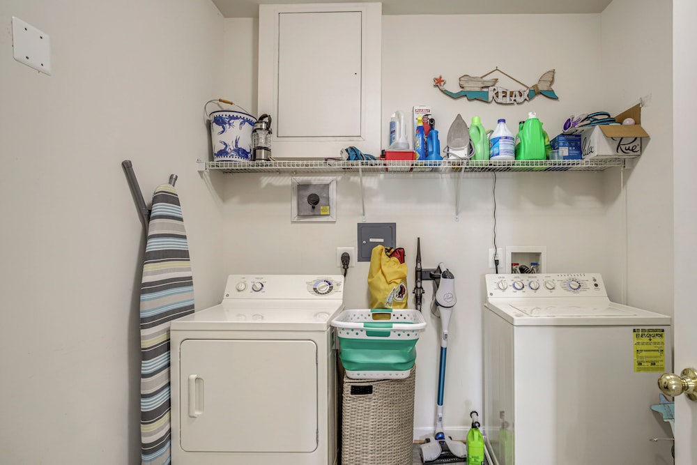 Walkable Condo w/ Drawbridge Views in Cambridge