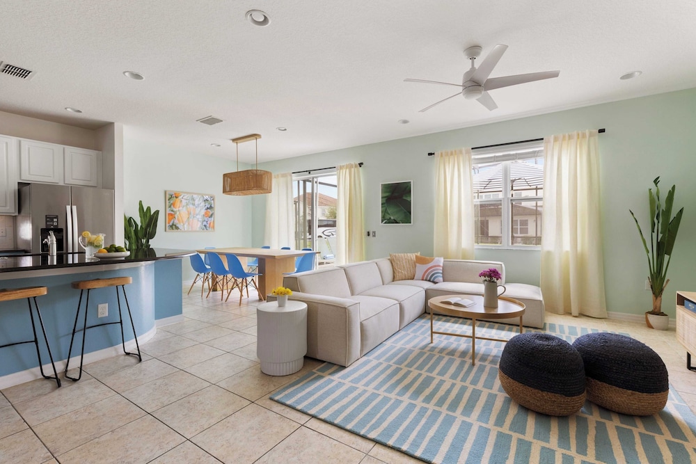 Sleeps 18! Solterra Resort, Pool, Gameroom, Themed Bdrs Broad Oak by Avantstay