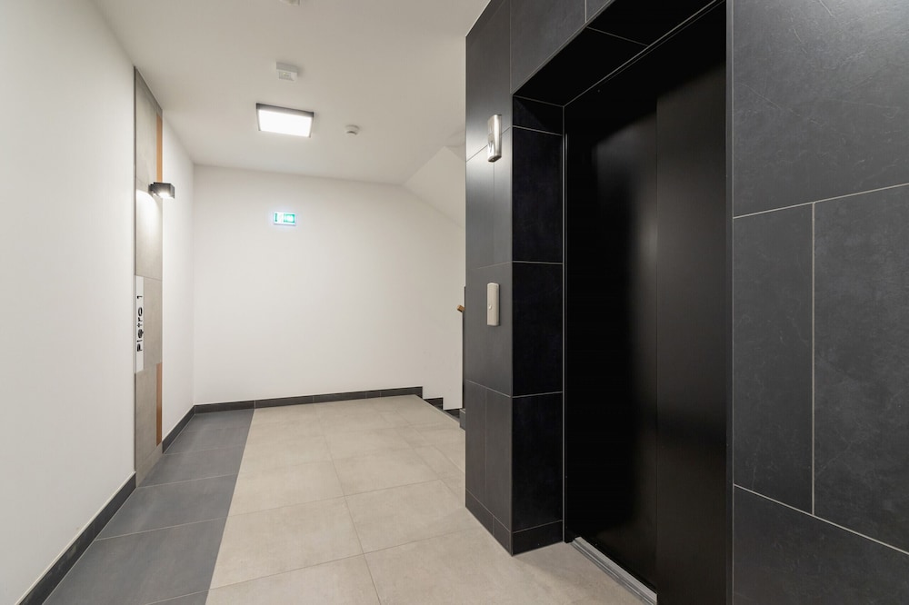 Ceglana Park Studio Katowice by Renters view 3
