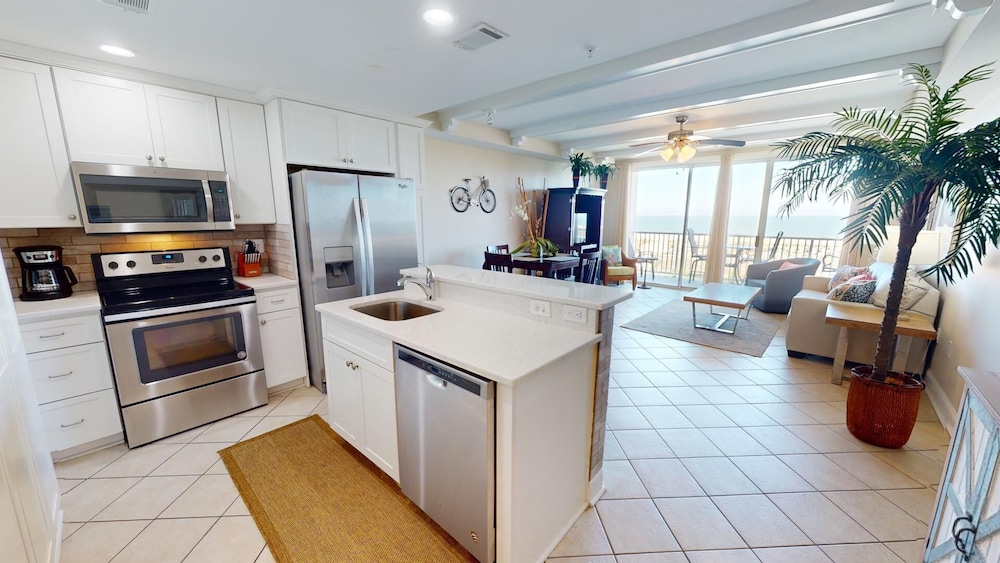 Ocean Song 2 by Tybee Vacation Rentals