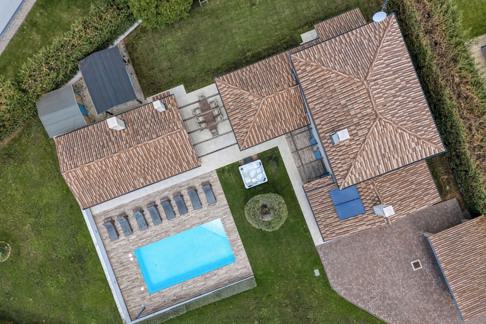 Villa Milo - Mali Vareski With Pool