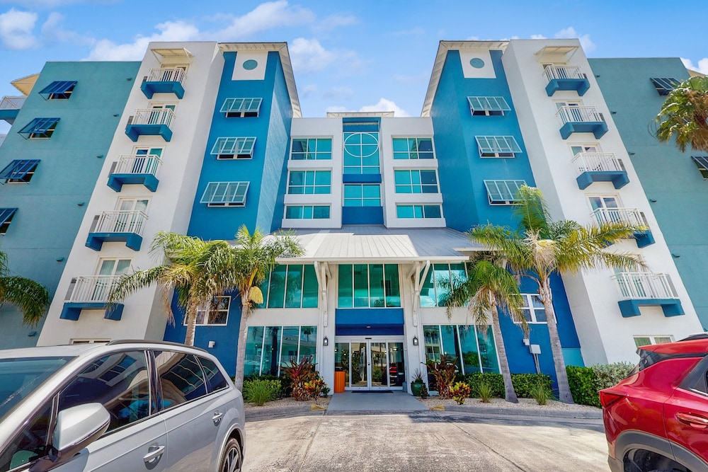 Cocunut Palms I
