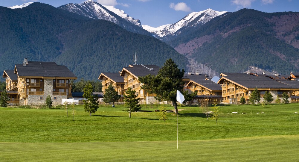 Hotel Pirin Golf & Country Club Apartment Complex - Image 1
